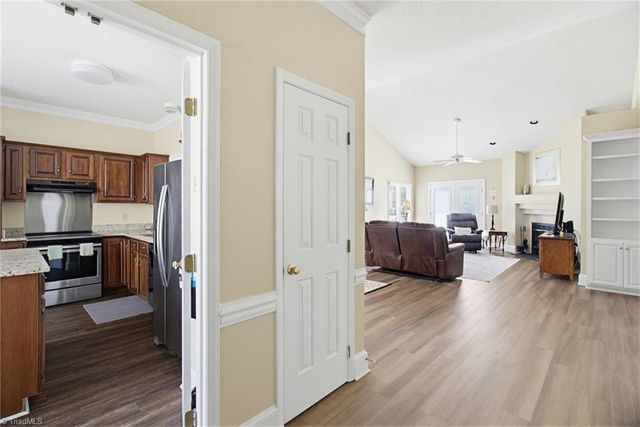 2229 King George Court, Winston-salem, NC 27103