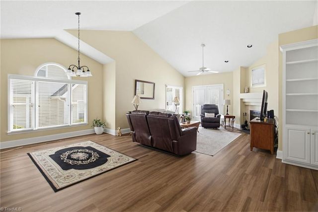 2229 King George Court, Winston-salem, NC 27103