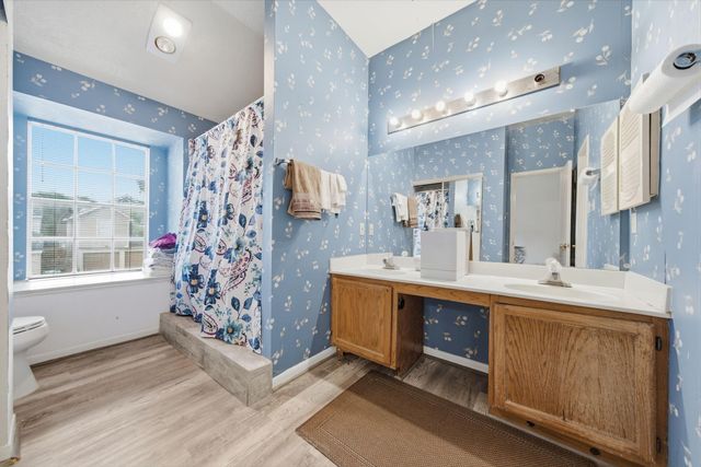 6438 Chatham Island Lane, Houston, TX 77035