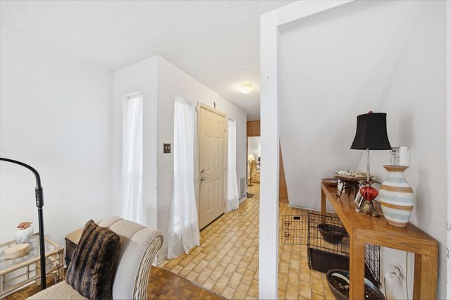 6438 Chatham Island Lane, Houston, TX 77035