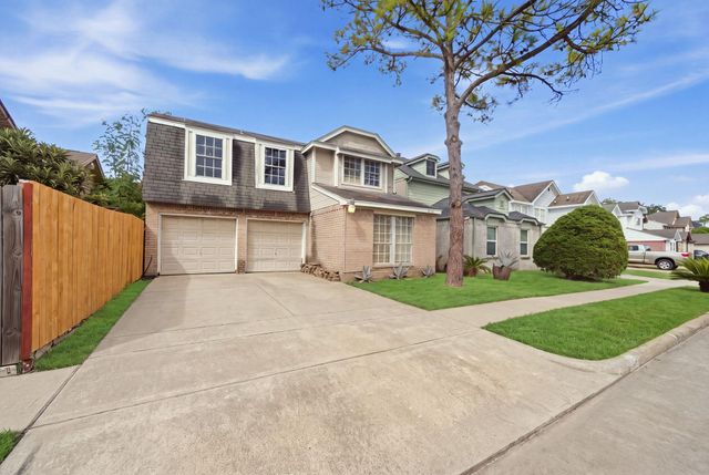 6438 Chatham Island Lane, Houston, TX 77035