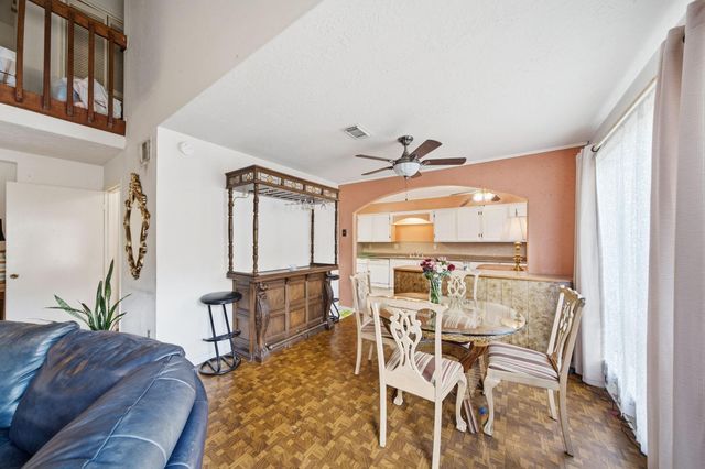 6438 Chatham Island Lane, Houston, TX 77035