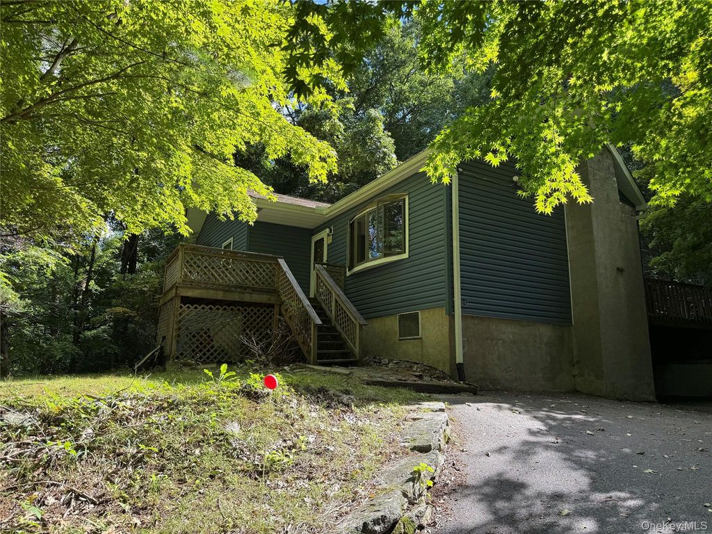 11 Beekman Drive, Carmel, NY 10512 — exterior