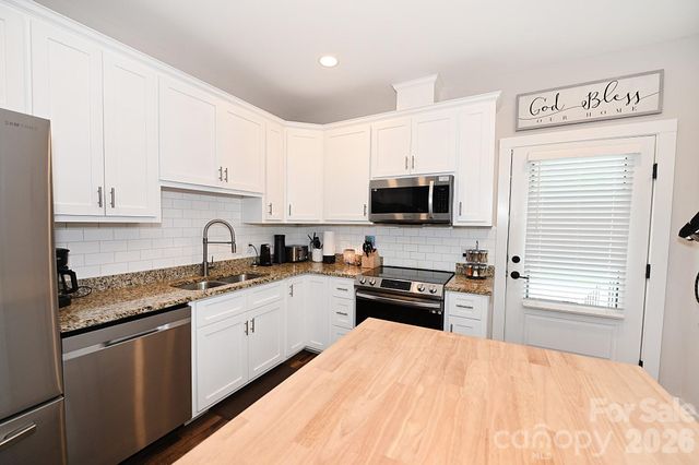 28 Cottage Court, Granite Falls, NC 28630