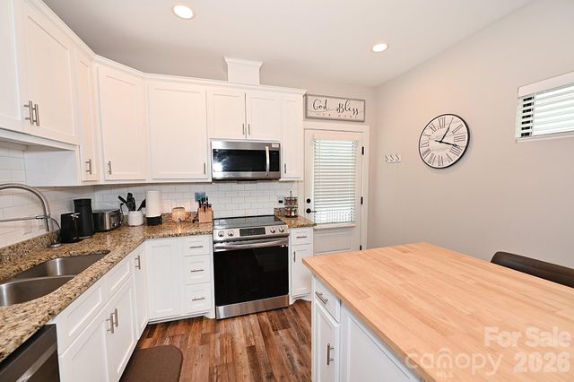 28 Cottage Court, Granite Falls, NC 28630