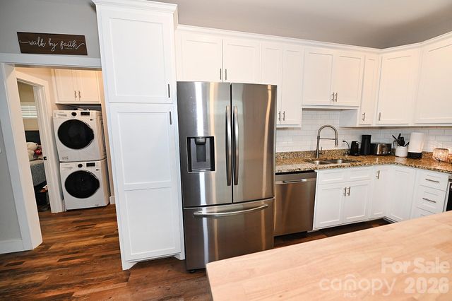 28 Cottage Court, Granite Falls, NC 28630