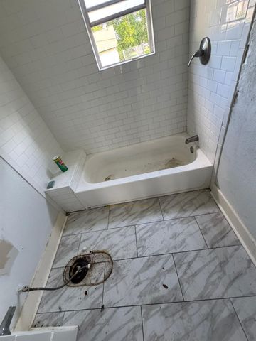 3202 Melbourne Street, Houston, TX 77026