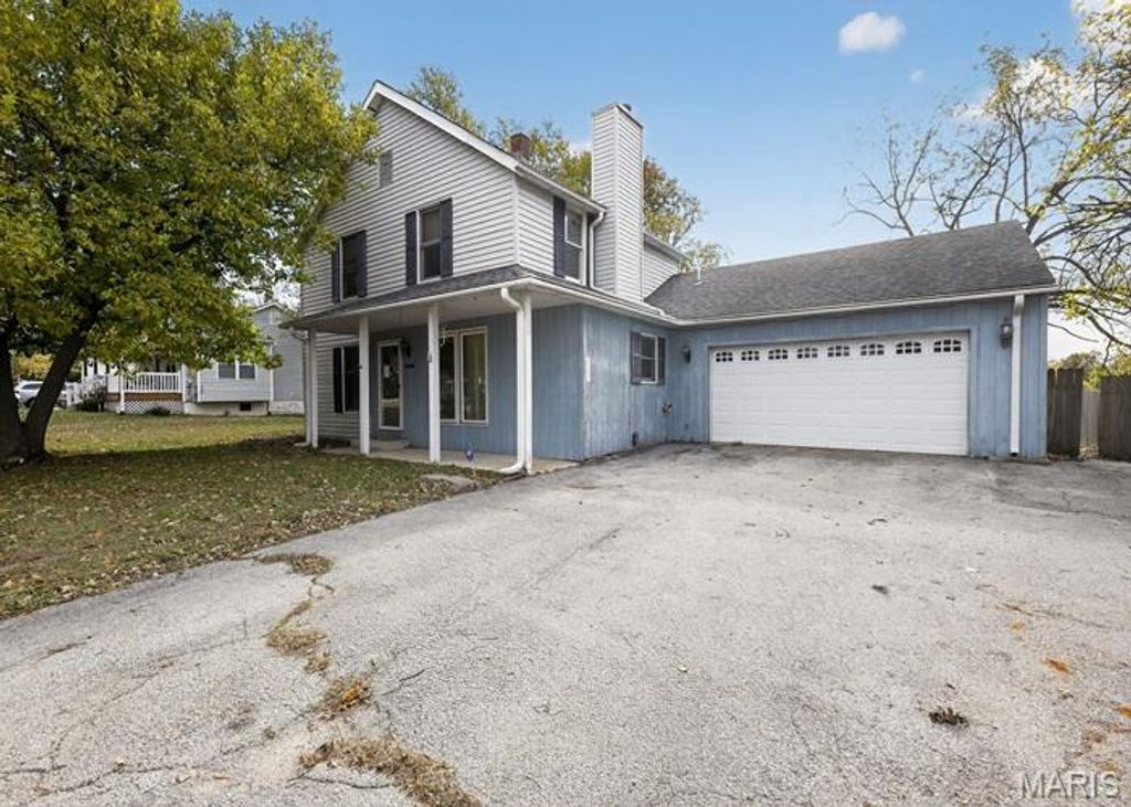 3204 Fee Fee Road, Bridgeton, MO 63044