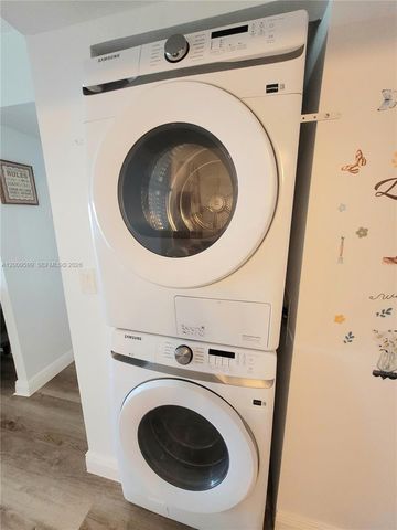 1780 NE 191st St 611-2, Miami, FL 33179