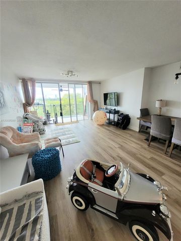 1780 NE 191st St 611-2, Miami, FL 33179