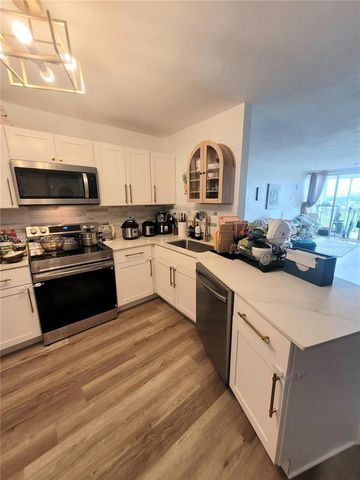 1780 NE 191st St 611-2, Miami, FL 33179