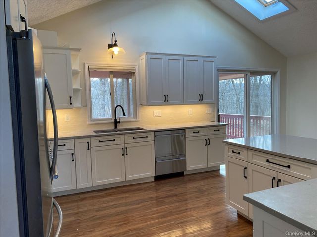 19 Cascade Lake Road, Warwick, NY 10990