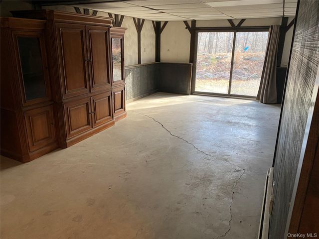 19 Cascade Lake Road, Warwick, NY 10990