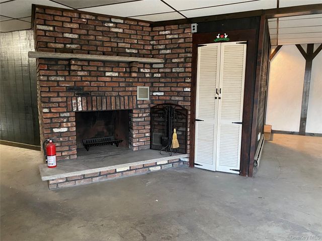 19 Cascade Lake Road, Warwick, NY 10990