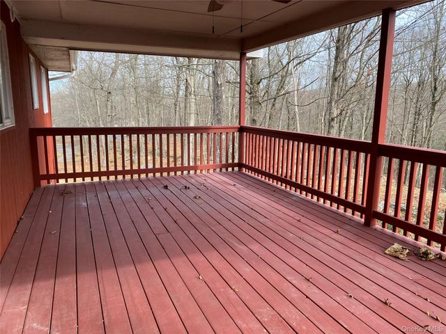 19 Cascade Lake Road, Warwick, NY 10990