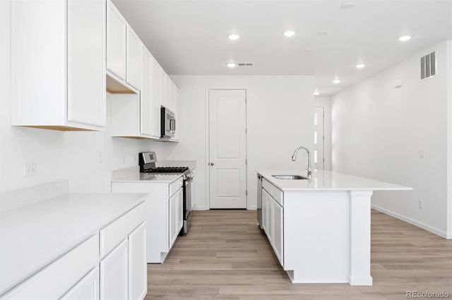 6607 N Nepal Court, Aurora, CO 80019