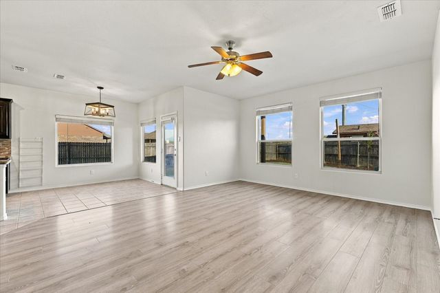 1025 Doe Meadow Drive, Fort Worth, TX 76028