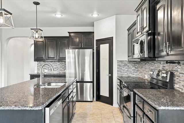 1025 Doe Meadow Drive, Fort Worth, TX 76028