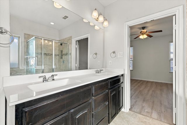 1025 Doe Meadow Drive, Fort Worth, TX 76028