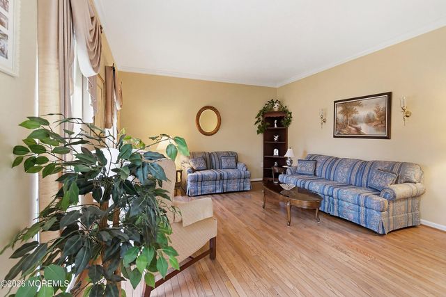 27 Penn Place, Forked River, NJ 08731
