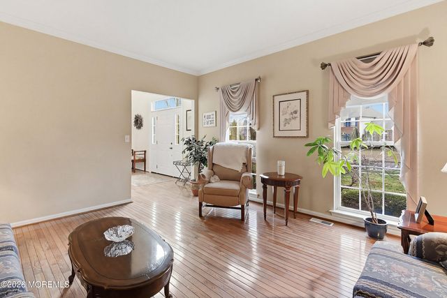 27 Penn Place, Forked River, NJ 08731