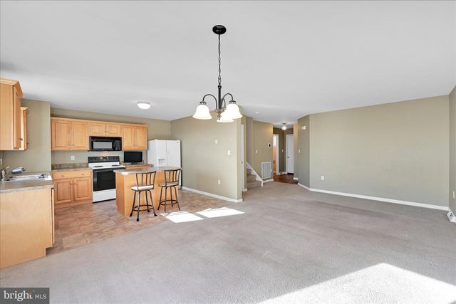 194 EAGLE DR, Ephrata, PA 17522