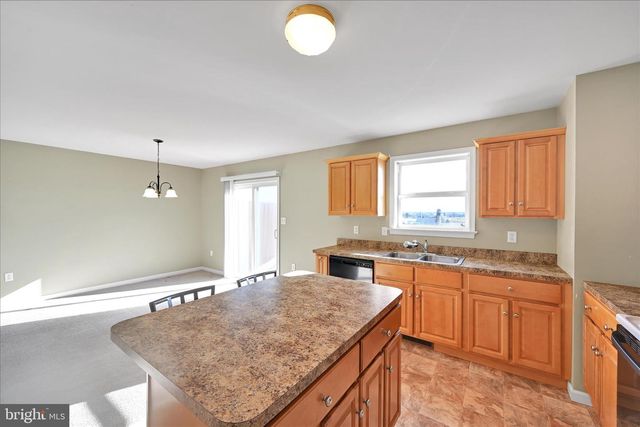 194 EAGLE DR, Ephrata, PA 17522