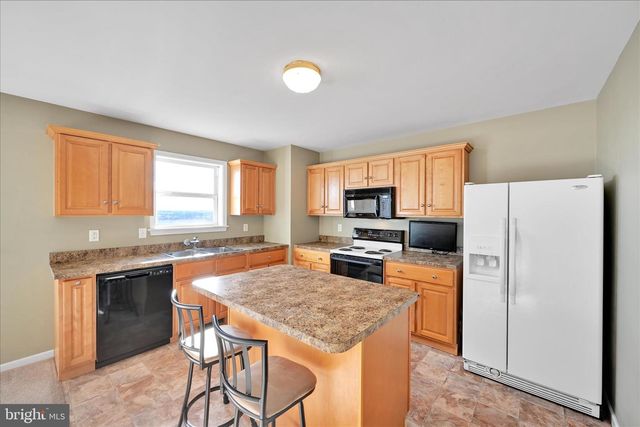 194 EAGLE DR, Ephrata, PA 17522