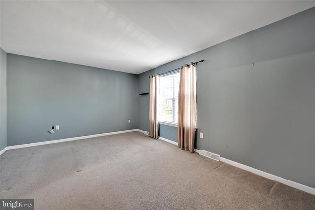 194 EAGLE DR, Ephrata, PA 17522