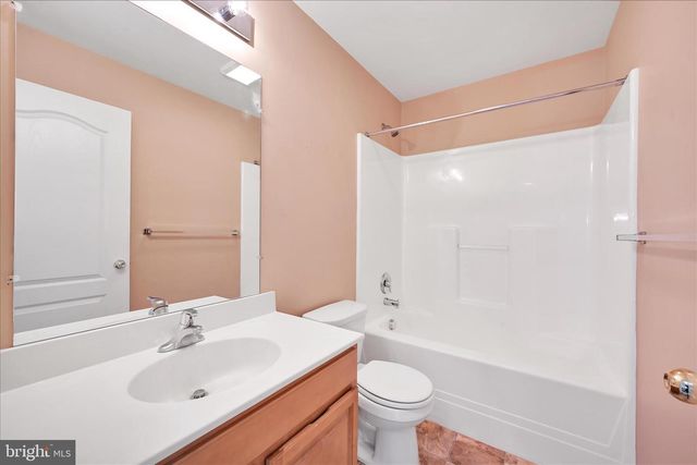 194 EAGLE DR, Ephrata, PA 17522