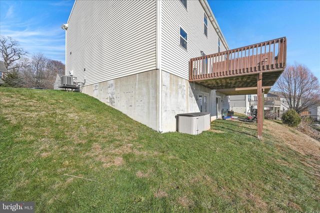 194 EAGLE DR, Ephrata, PA 17522