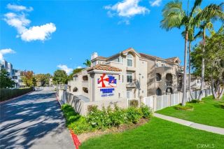 4561 Warner 201, Huntington Beach, CA 92649