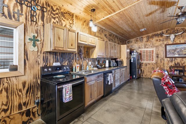 2096 E 168th Street N, Skiatook, OK 74070