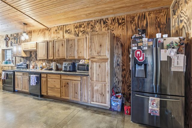 2096 E 168th Street N, Skiatook, OK 74070