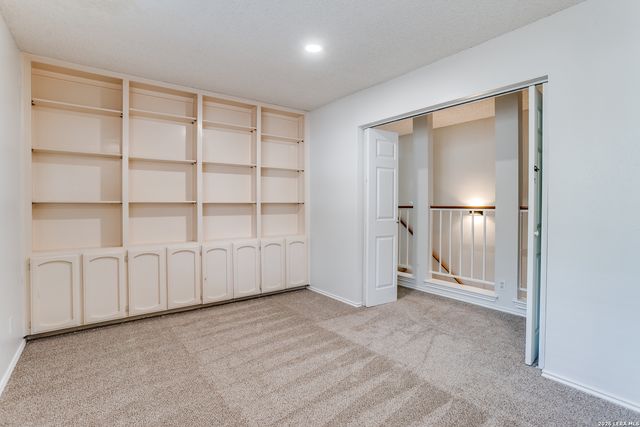 2910 BEE CAVE ST, San Antonio, TX 78231