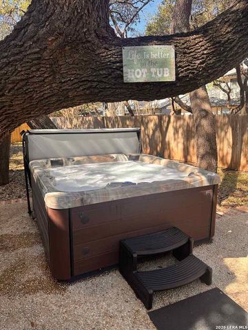 2910 BEE CAVE ST, San Antonio, TX 78231