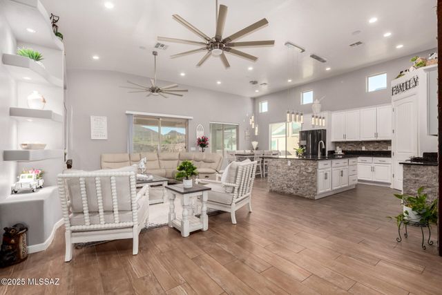 834 S Deer Meadow Loop, Tucson, AZ 85745