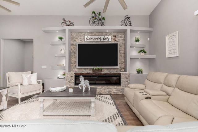 834 S Deer Meadow Loop, Tucson, AZ 85745