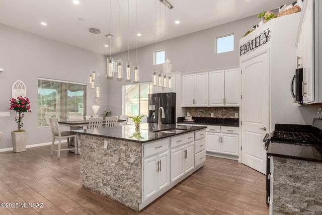 834 S Deer Meadow Loop, Tucson, AZ 85745