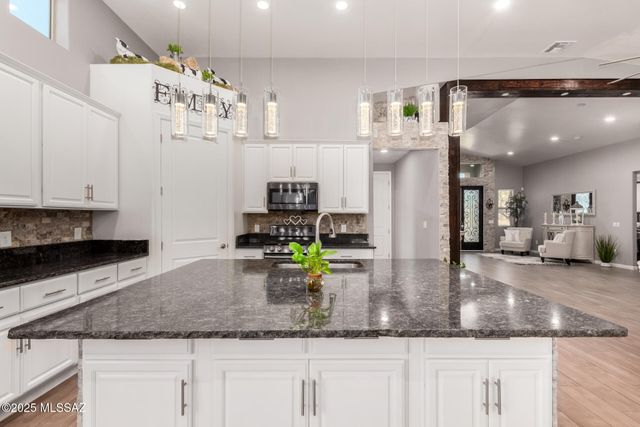 834 S Deer Meadow Loop, Tucson, AZ 85745