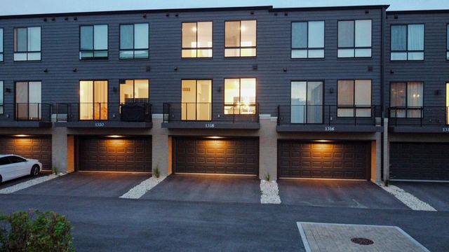 1318 Lakepointe Drive 0, Schaumburg, IL 60173