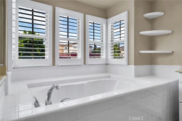 3301 Terrace Ridge, Long Beach, CA 90804