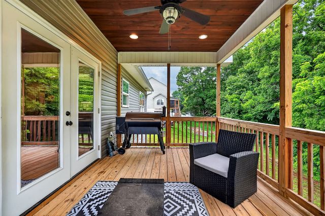 2011 Bear Creek Pt, Cookeville, TN 38506
