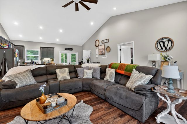 2011 Bear Creek Pt, Cookeville, TN 38506
