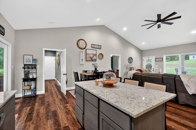 2011 Bear Creek Pt, Cookeville, TN 38506