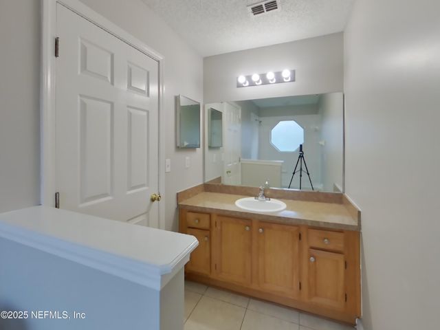 4303 HANGING MOSS Drive, Orange Park, FL 32073