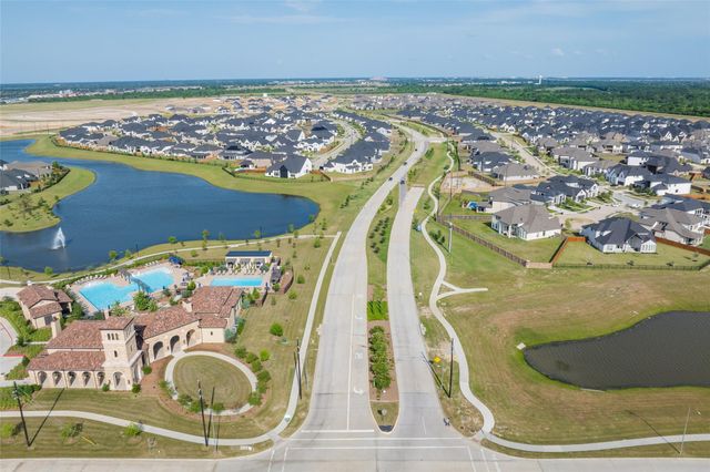 13727 Tranquila Vista Dr, Cypress, TX 77433