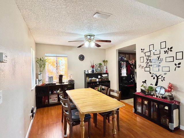 9328 Aizenberg Cir, Elk Grove, CA 95624