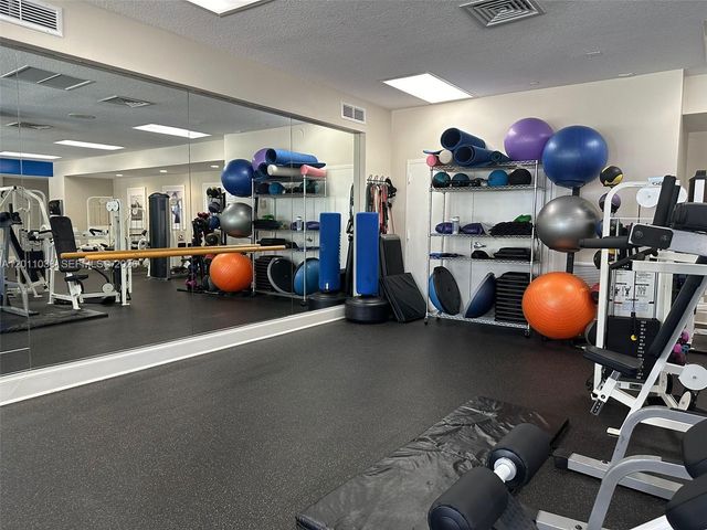 6001 N Ocean Dr 503, Hollywood, FL 33019