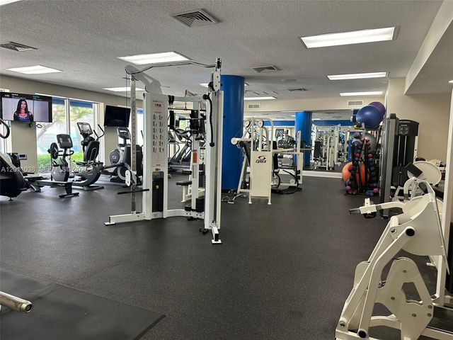 6001 N Ocean Dr 503, Hollywood, FL 33019
